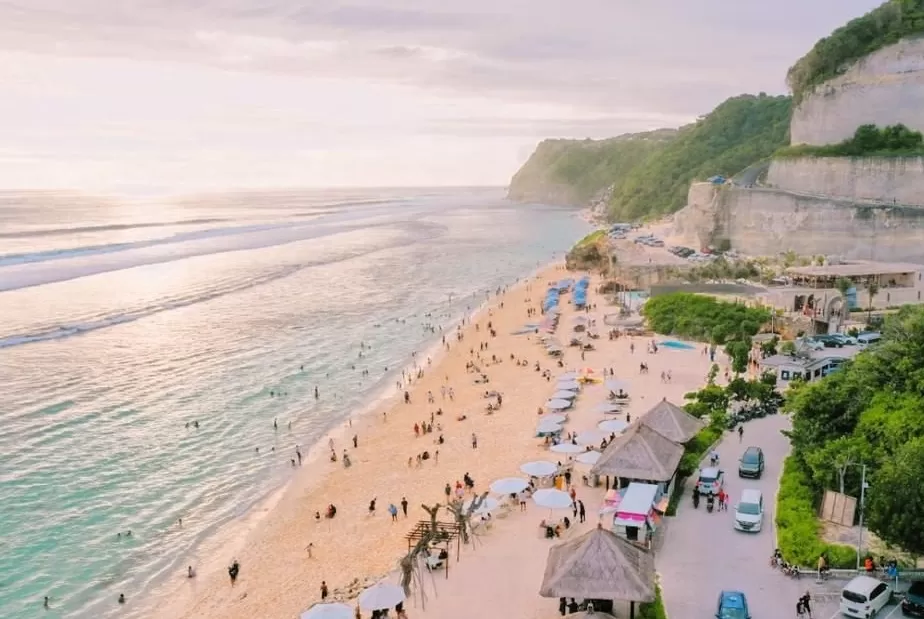 Cultural tour group experiencing Bali's heritage